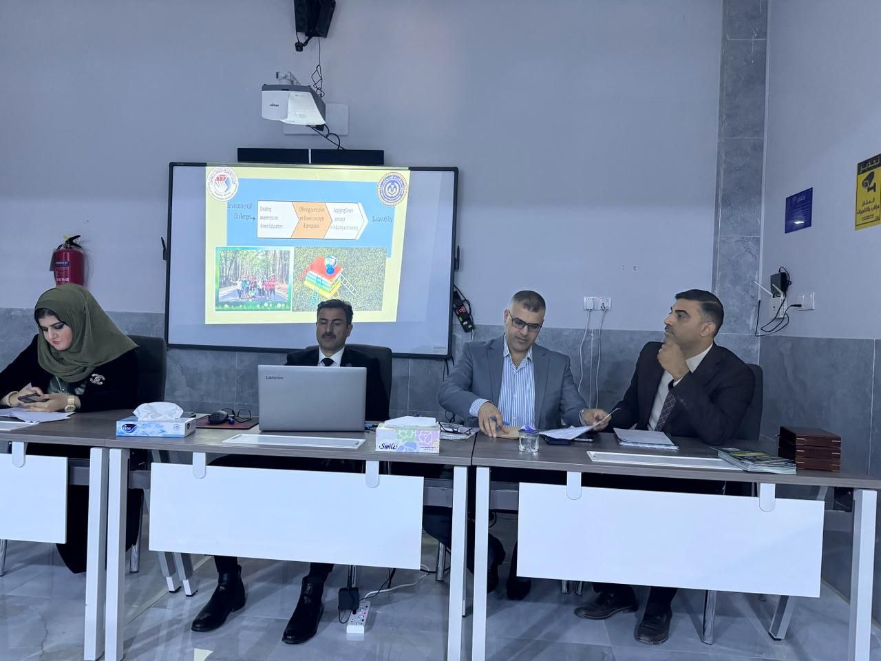 ضمن إطار فعاليات أسبوع التنمية المستدامة أقيمت جلسة حوارية بعنوان (التعليم الأخضر والجامعة المستدامة) 
