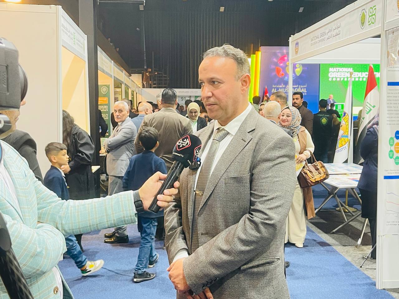 "جهود كلية الهندسة والتقنيات الهندسية نحو التنمية المستدامة: - نموذج رائد في معرض أسبوع الاستدامة"