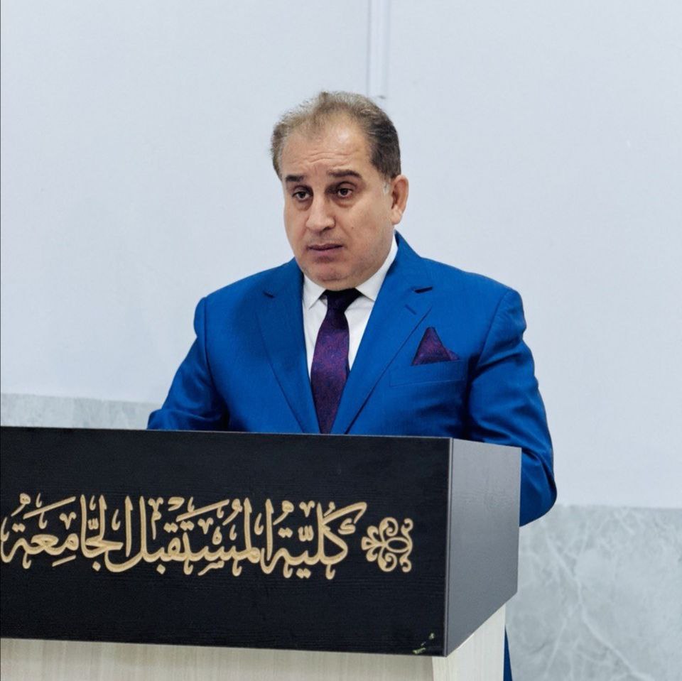 عميد الكلية يلقي كلمته في مستهل افتتاح فعاليات احتفال قسم المحاسبة