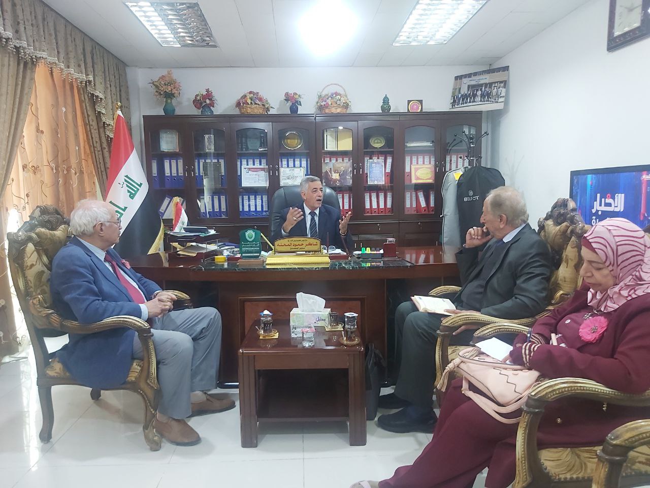 وفد علمي من الكلية  ينظم زيارة إلى مصنع الألبسة الرجالية في النجف الاشرف