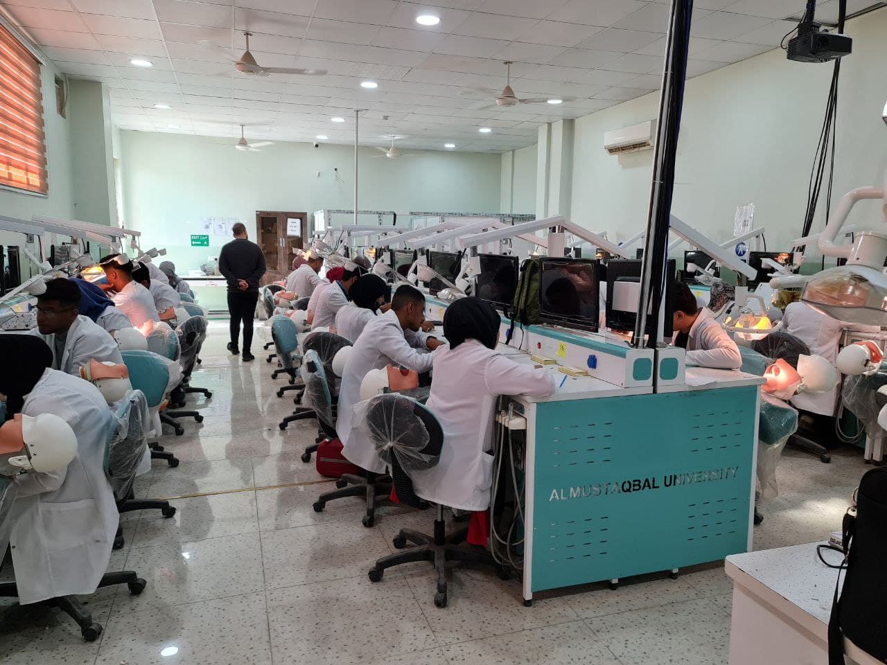 Part of the attendance of the third stage students for the work of class I in the Phantom Laboratory at Al-Mustaqbal University College