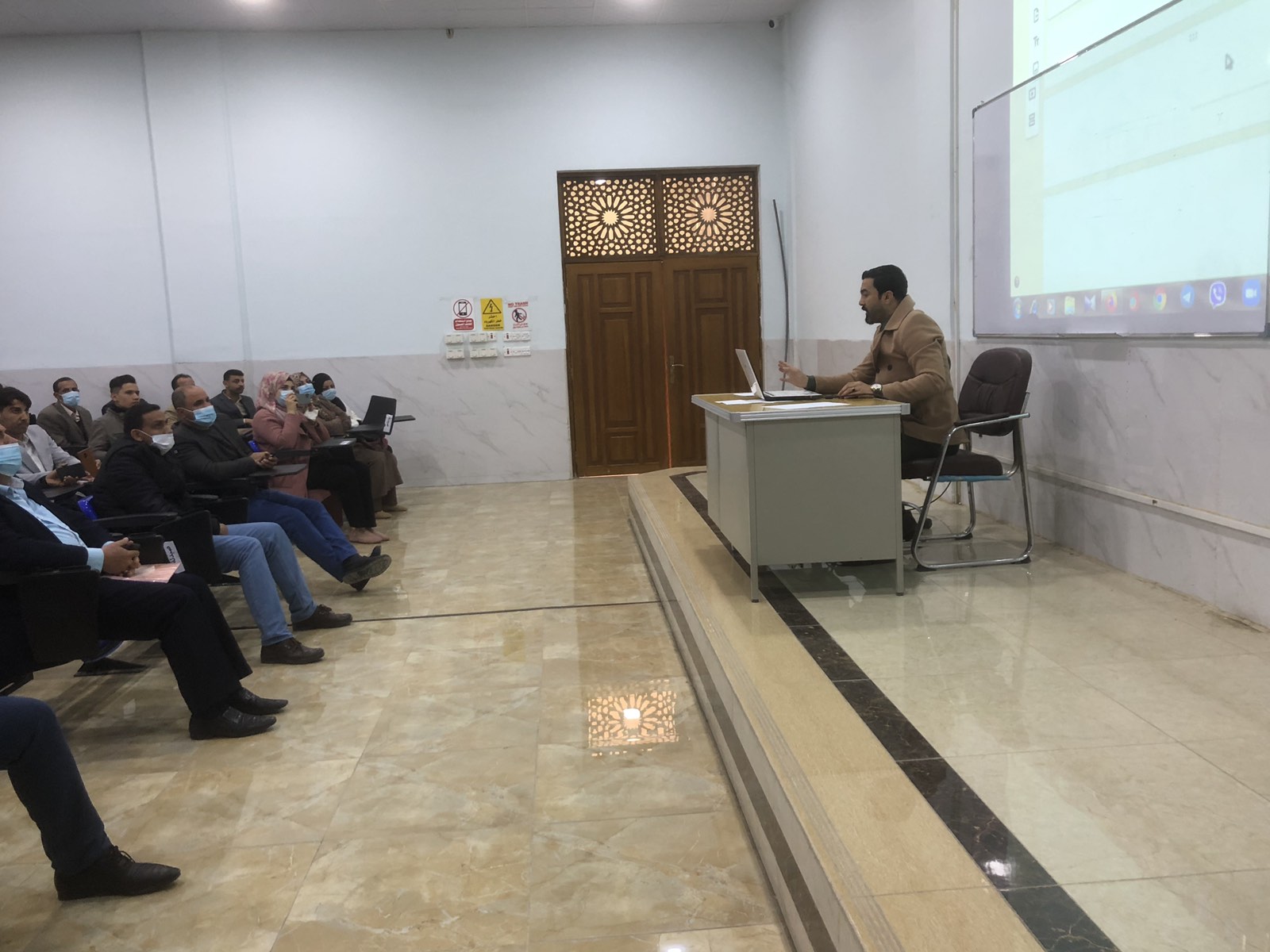  ورشة عن الية التعليم الالكتروني لطلبة المرحلة الاولى قسم التربية البدنية وعلوم الرياضة