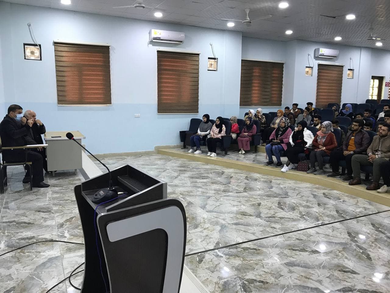 لقاء مع طلبة المرحلة الاولى