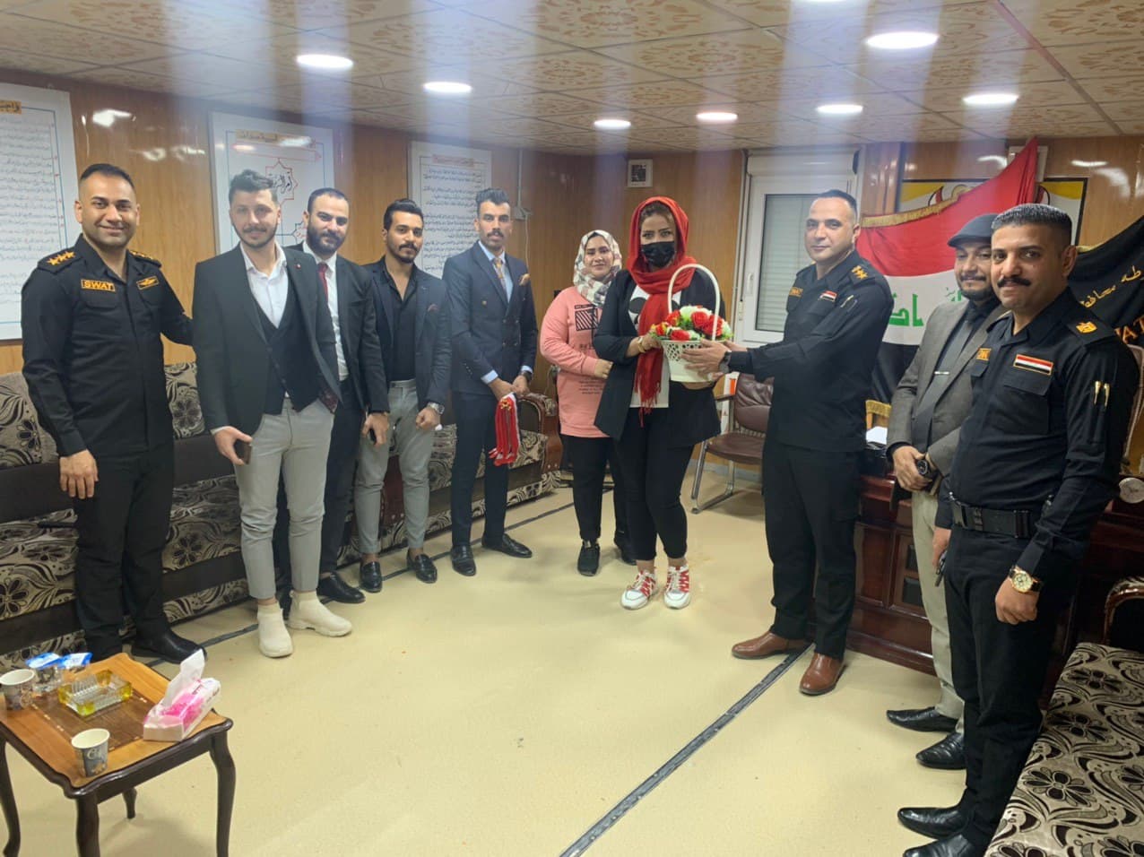 طلبة كلية المستقبل الجامعة يهنئون ابطال الشرطة /فرقة التدخل السريع SWAT بمناسبة عيد الشرطة 