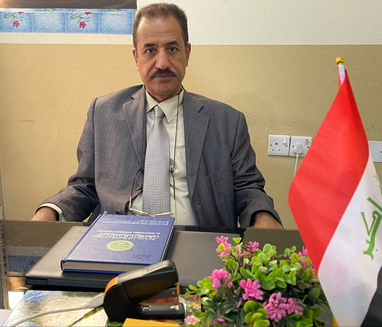مشاركة التدريسي في كلية المستقبل الجامعة في المؤتمر الدولي الثاني في الجامعة الخليجية في البحرين