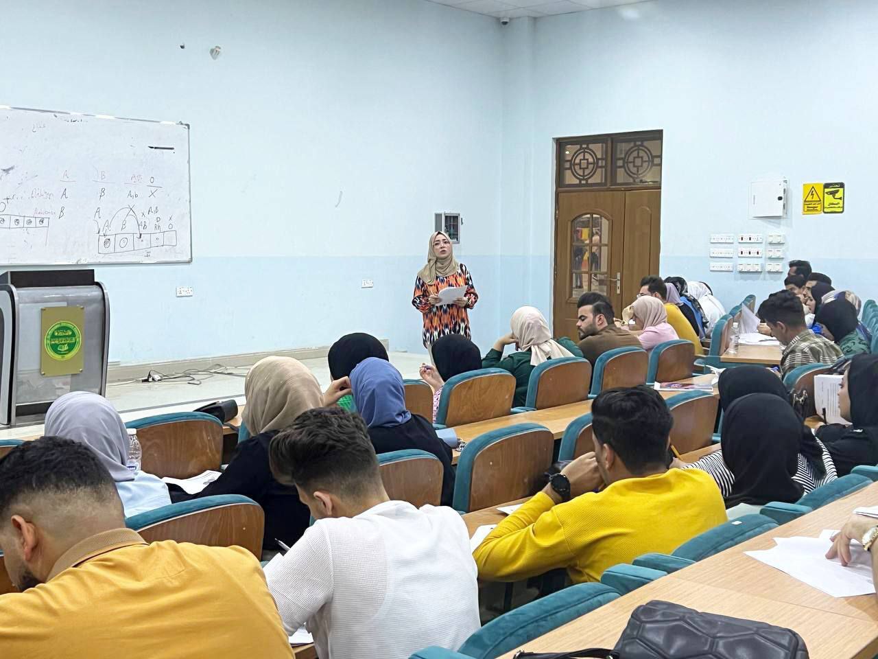 ورشة تعليمية باشراف مقررة قسم الفيزياء الطبية م.م ايمان احمد عبد المنعم بعنوان اساليب و تقنيات و مناهج البحث العلمي (رؤية شمولية)