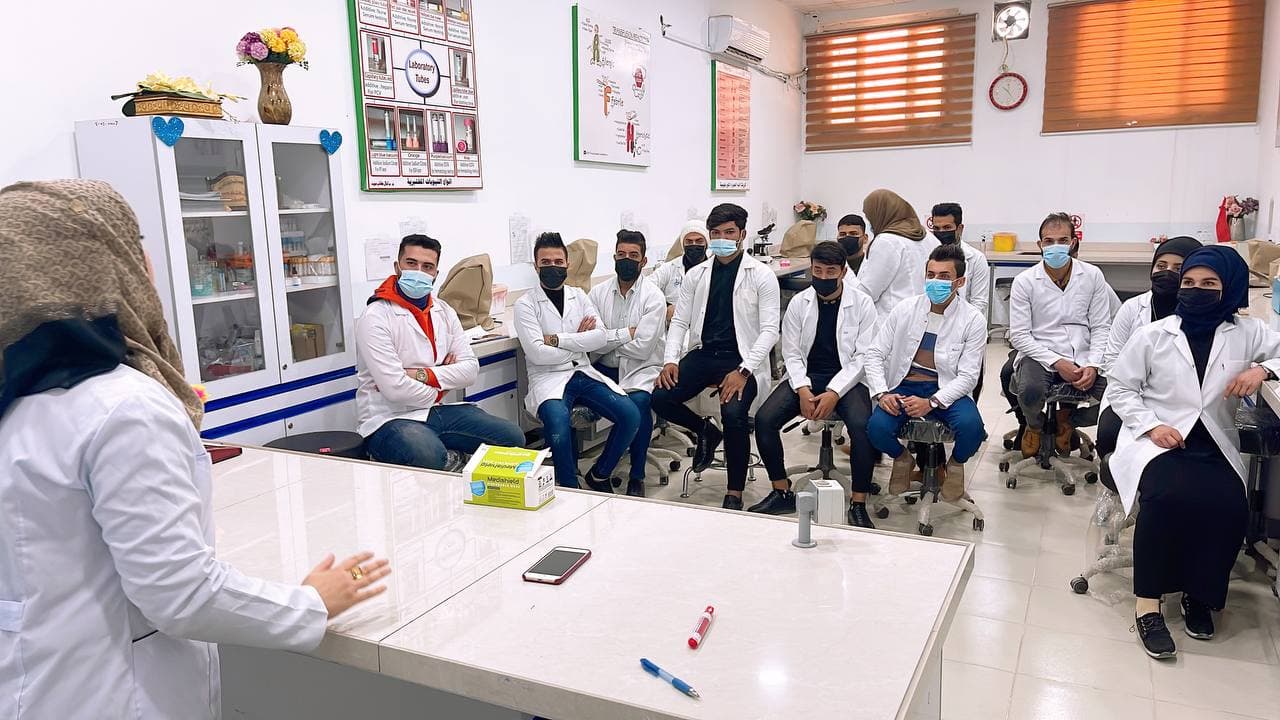 قسم تقنيات المختبرات الطبية يقيم ورشة تدريبية وبعنوان GENERAL STOOL EXAMINATION