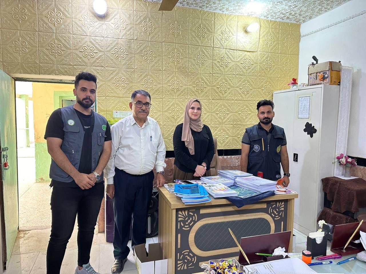  قسم تقنيات المختبرات الطبية في كلية التقنيات الصحية والطبية بجامعة المستقبل يقيم حملة توزيع الكتب على طلبة المدارس الابتدائية في مدينة الحلة