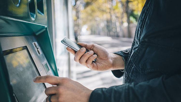 الخدمات المصرفية الإلكترونية في العراق 