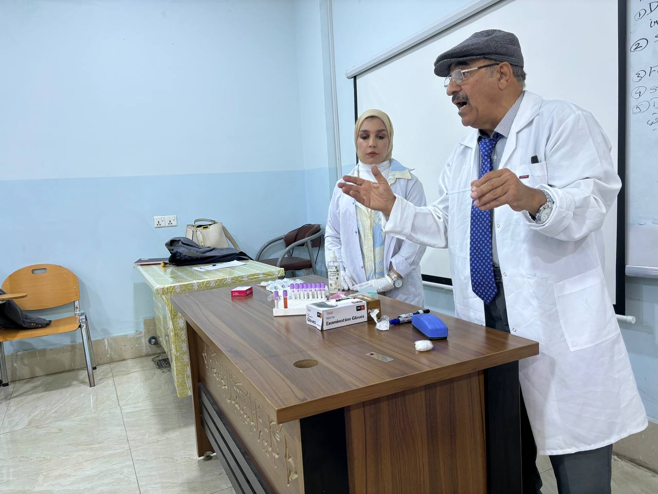 ورشة عمل حول تعلم طريقة كيفية سحب الدم وتحضير مسحة الدم 