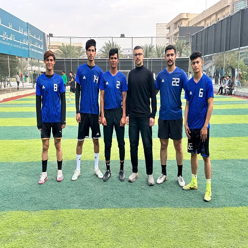 مباراة كرة قدم ودية بين طلبة المرحلة الثانية