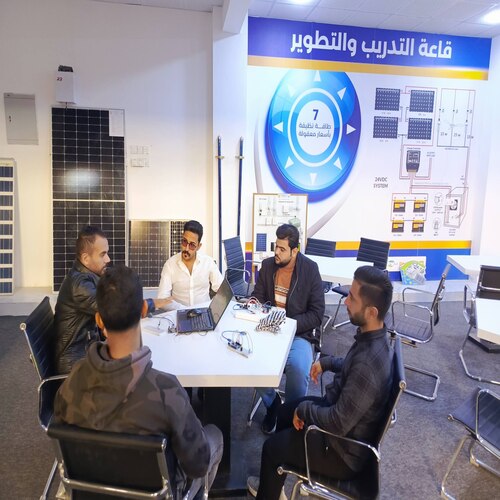 طلبة قسم هندسة تقنيات الحاسوب يزور مركز الذكاء الاصطناعي لتعزيز التعاون في البحوث التطبيقية