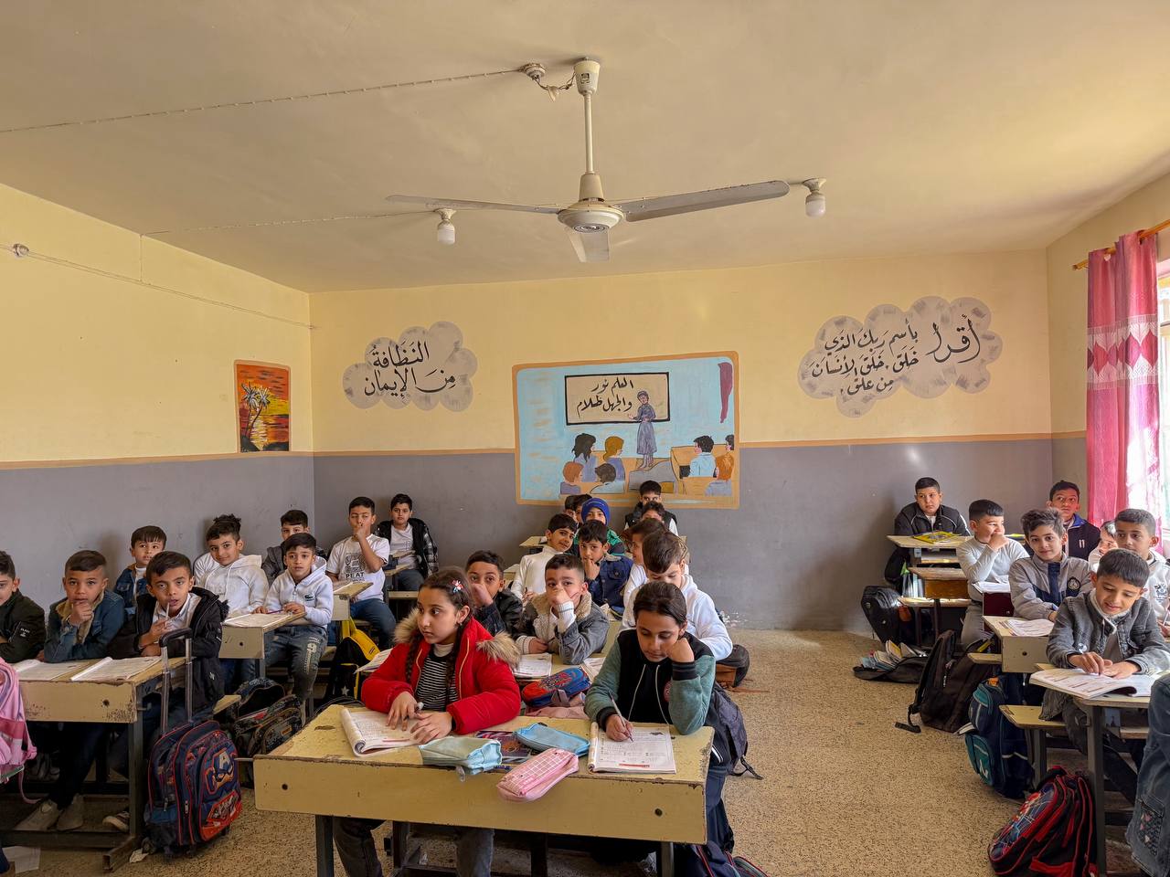 طلاب قسم تقنيات البصريات ينجزون حملة فحص نظر في مدرسة الجواهري الابتدائية.