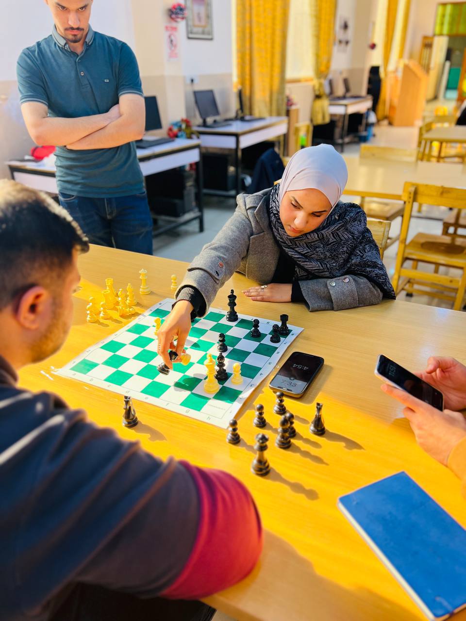 مشاركة الطالبة سجى سهيل في بطولة الشطرنج لكلية الهندسة والتقنيات الهندسية