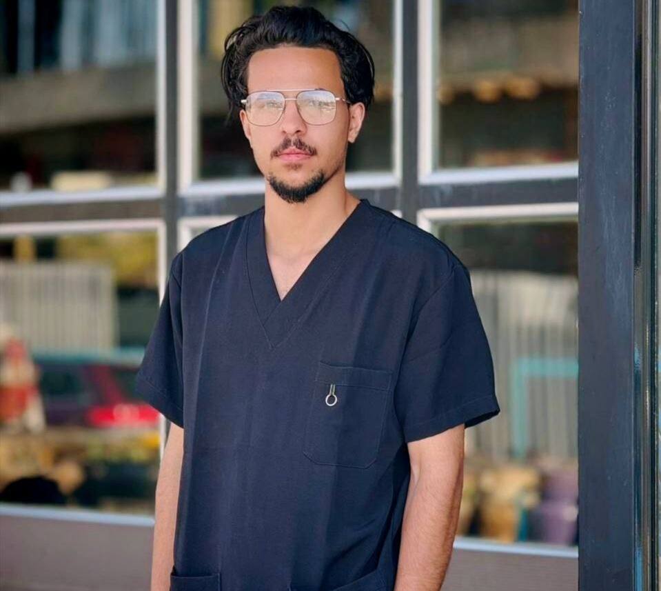 "مقالة علمية بعنوان الابتكارات في الطب النانوي: الآفاق والتحديات للطالب مهدي رائد "