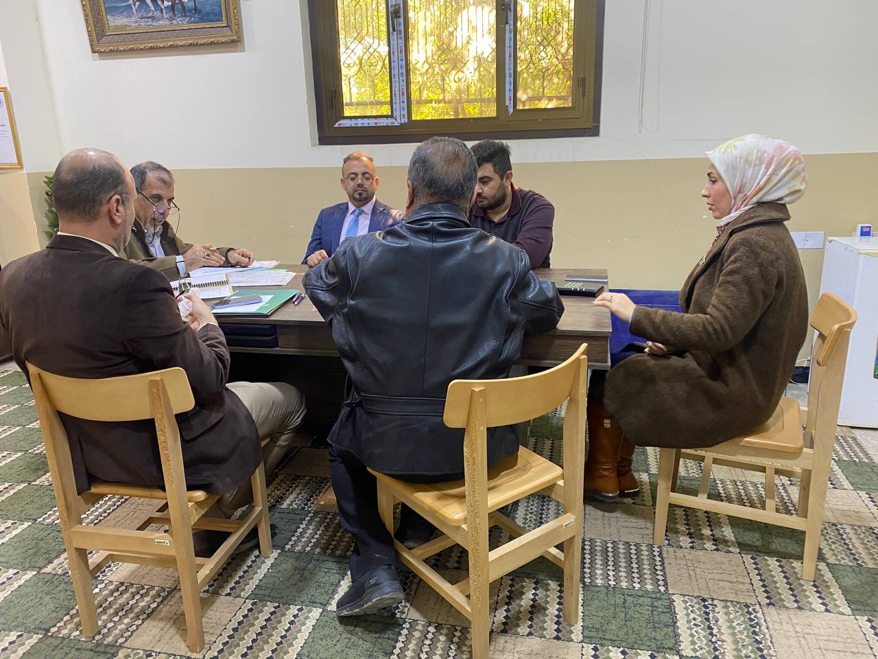 The Head of the Chemical Engineering Department holds a meeting with the committee in charge of receiving the projects and determining the criteria for the Innovation Award