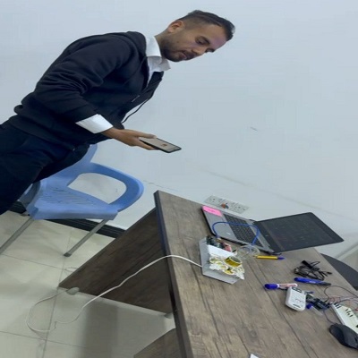 حدى تجارب لمختبر الاردوينوا في قسم هندسة تقنيات الحاسوب الخاصة بطلبة المرحلة  الثالثة  وباشراف المعيد محمد سعد.. 