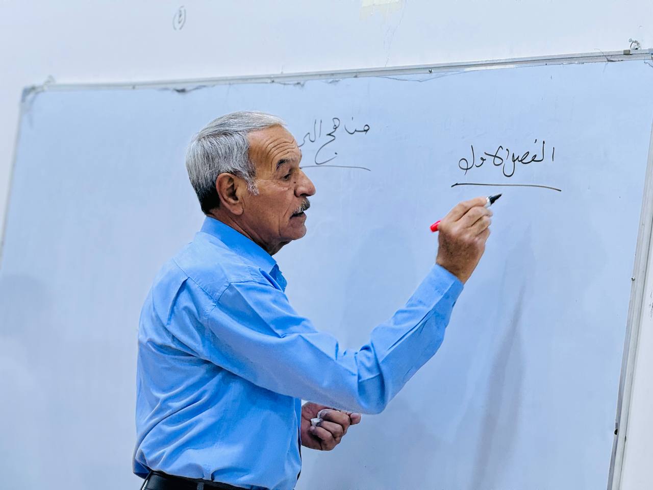كلية الفنون الجميلة تنظم ورشة بعنوان (مناهج البحث العلمي )