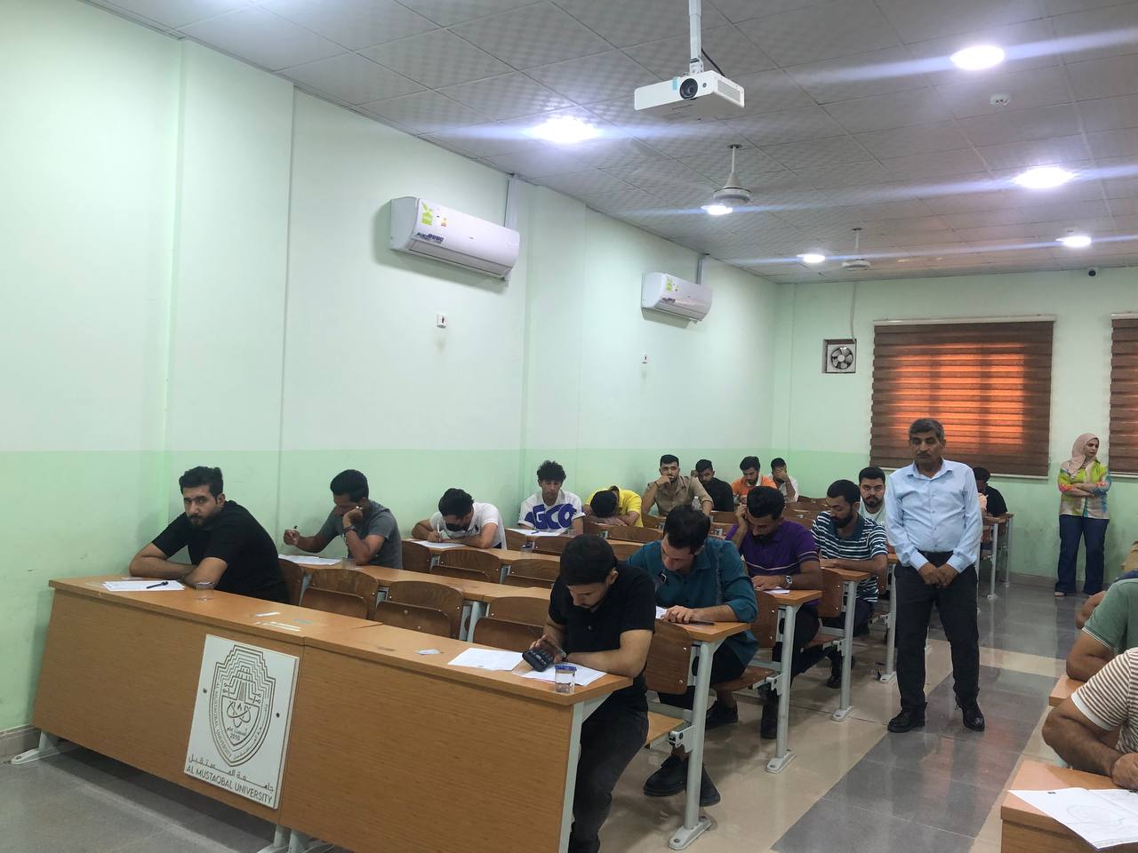 Students of the third stage of theMedical of Instrumentation Techniques Engineering take the “Medical Communications Systems” exam.