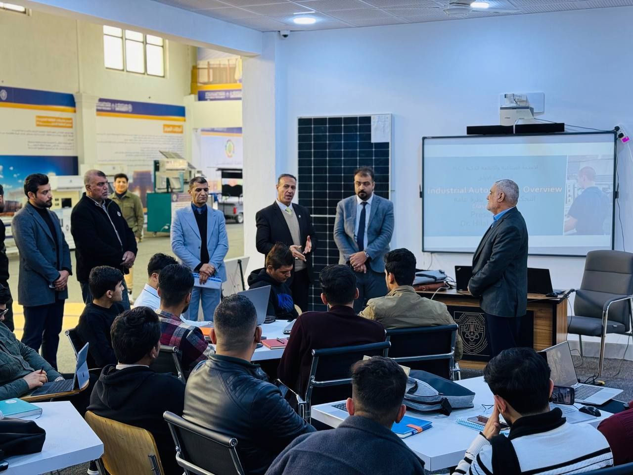 قسم تقنيات الهندسة الكهربائية يعلن انطلاق أول دورة تدريبية عملية مختصة في السيطرة الصناعية الحديثة باستخدام وحدات التحكم المنطقية المبرمجة (PLC) وشاشات (HMI)