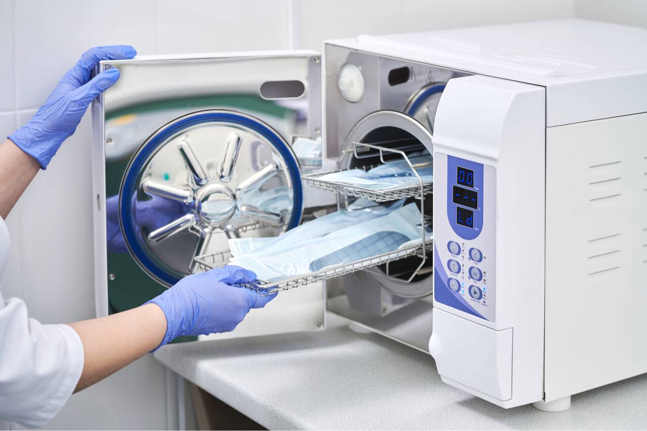مقالة علمية بعنوان  "Autoclave Device: Principle, Applications, and Uses" للدكتورة بتول علي نوري 