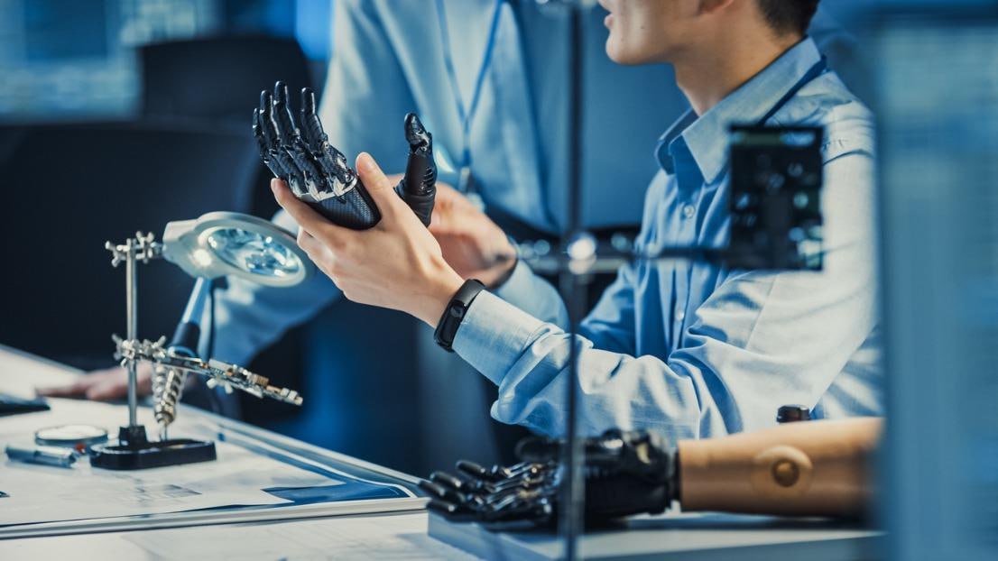 Graduate Studies in Prosthetics and Orthotics Engineering Between Specialization and Innovation