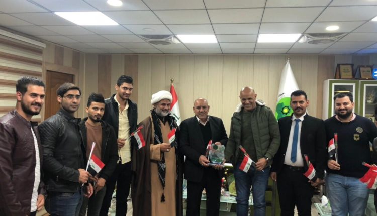 وفد من كلية المستقبل الجامعة يزور آمر اللواء التاسع في الحشد الشعبي بمناسبة يوم النصر
