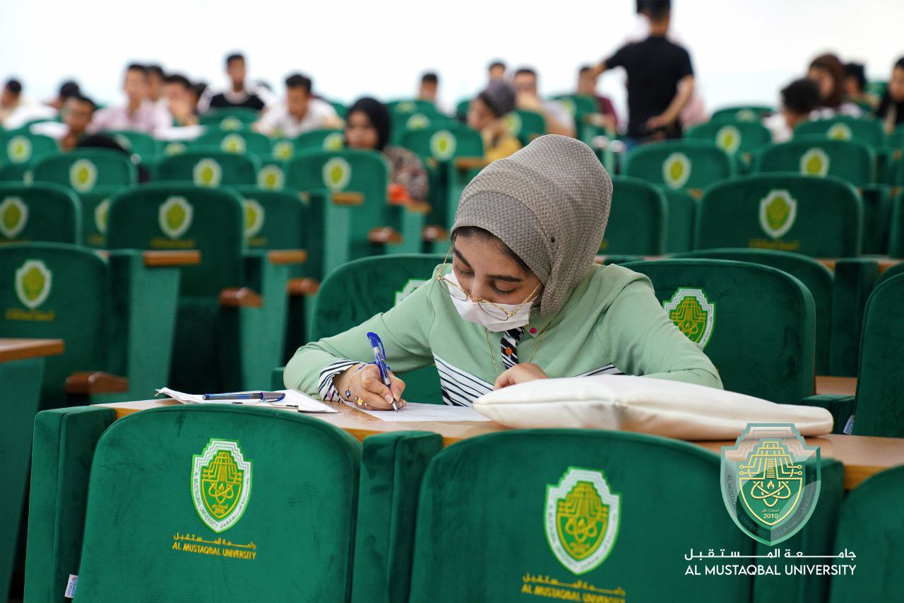 جانب من امتحانات الفصل الدراسي الثاني لطلبة جامعة المستقبل