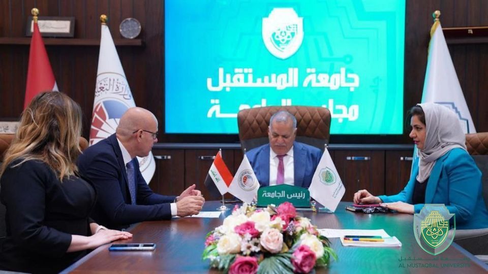 استمرارًا للنهج الذي تعتمده جامعة المستقبل في تطوير المعارف و المهارات للطلبة: السيد رئيس جامعة المستقبل يوقع اتفاقية تعليم اللغة الانكليزية و الحاسوب  