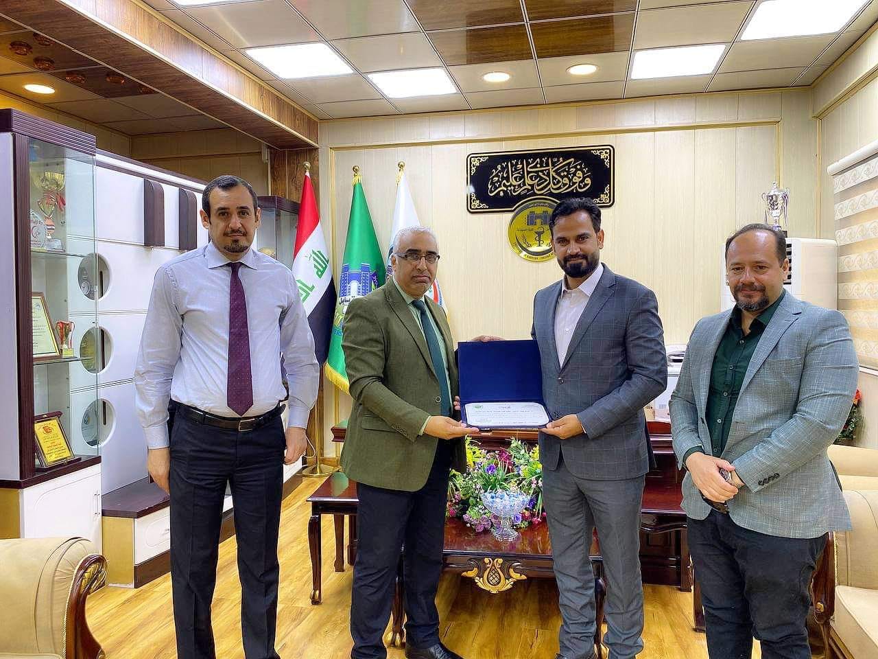 وفد من عمادة كلية الصيدلة بجامعة المستقبل يزور كلية الصيدلة في جامعة بابل 
