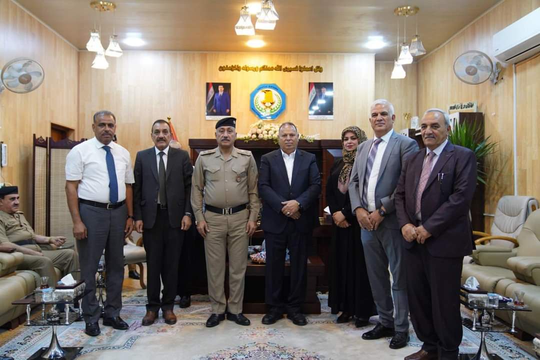 زار وفد من جامعه المستقبل محافظة النجف الأشرف، لتقديم التهنئة الى اللواء الدكتور محمد سامي مظلوم بعد استلام مهامه قائداً لشرطة المحافظة